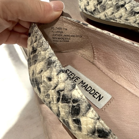 Steve Madden Feather Loafer Snake Print Size 11 M - Picture 9 of 11